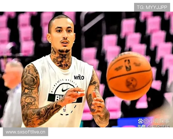 库兹马篮下强攻提升效率，助湖人拉开对阵快船分差