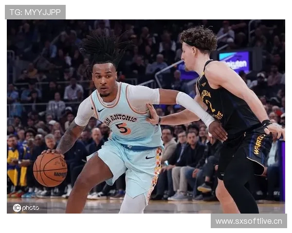 斯蒂芬·卡斯尔无球跑位提升空间明显，挡拆配合效率逊色队友